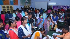 தேனி மாவட்ட மக்களுக்கு ஒரே நாளில் இரண்டு குட்நியூஸ்.. இந்த சனிக்கிழமையை மிஸ் பண்ணிடாதீங்க 