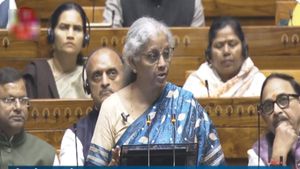  ‛எவ்வளவு கான்பிடென்ட் பாருங்க’.. பட்ஜெட்டில் நிர்மலா சீதாராமன் கூறிய வார்த்தை! எதிர்க்கட்சிகள் ஷாக் 
