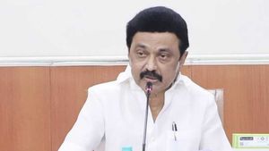  2 ஐஏஎஸ் அதிகாரிகள் அதிரடி மாற்றம்.. ‘முதல்வரின் முகவரி’ திட்ட சிறப்பு அலுவலராக மோகன் நியமனம்!