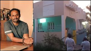  “உங்கள் உழைப்பு.. உங்களுக்கு!” இயக்குநர் மணிகண்டனிடம்.. தேசிய விருதை திருப்பி ஒப்படைத்த திருடர்கள்! 