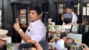 ஒரு வார சிறை வாசம்.. வெளியே வந்ததும் MyV3 Ads சக்தி ஆனந்த் பரபர ஆடியோ! என்ன சொல்லி இருக்கார் 