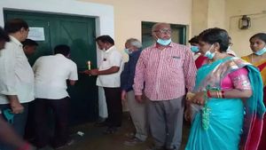 ‛அதிரடி’.. மயிலாப்பூர் பாஜக தேர்தல் அலுவலகத்துக்கு ‛சீல்’.. அறநிலையத்துறை ஆக்ஷன்.. பரபரக்கும் சென்னை