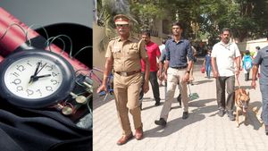 உள்ளே வரும் இண்டர்போல்! சென்னை பள்ளிகளுக்கு வெடிகுண்டு மிரட்டல்.. குற்றவாளியை பிடிப்பதில் தாமதம் ஏன் 