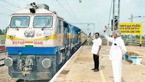 அதிர்ந்த தண்டவாளங்கள்.. “பாஸ்” ஆன திருவாரூர் - காரைக்குடி ரயில் பாதை! கூடுதல் ரயில்கள் வர வாய்ப்பு 