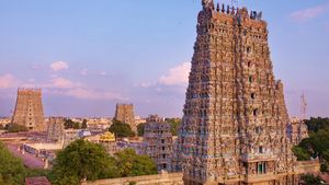 மகா சிவராத்திரி.. மதுரை மீனாட்சி அம்மன் கோவிலில் விடிய விடிய அபிஷேகம்.. பக்தர்கள் தரிசிக்க அனுமதி 