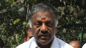 பொருளாதார நெருக்கடியில் சென்னை, மதுரை காமராஜர் பல்கலைகள்.. திமுக அரசை கண்டிக்கிறேன் - ஓபிஎஸ் காட்டம் 