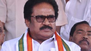 பேச்சை நிறுத்துயா! நீயென்ன யோக்கியமா? ரிப்போர்டரை ஒருமையில் பேசிய திருநாவுக்கரசர்! 