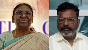  அப்பட்டமான பொய்களை உரையாக தயாரித்து அதை குடியரசுத் தலைவரைப் படிக்கச் செய்துள்ளனர்.. திருமா காட்டம்!