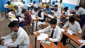 நீட் உள்ளிட்ட  தேர்வுகளில் மோசடி செய்தால் 10 ஆண்டு ஜெயில், ரூ1 கோடி அபராதம்- புதிய மசோதா தாக்கல்! 