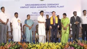 இந்தியாவின் EV ஹப் தமிழ்நாடு.. வலு சேர்க்கும் தூத்துக்குடி.. மெகா புராஜெக்டை தொடங்கி வைத்த ஸ்டாலின்!