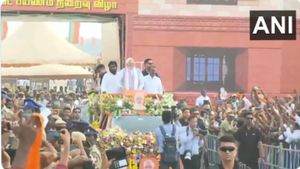  திருப்பூரில் மோடி ஊர்வலம்.. திறந்த வேனில் பிரதமர் அருகே யாரு பாருங்க! கவனம் பெற்ற 2 தமிழக தலைவர்கள்