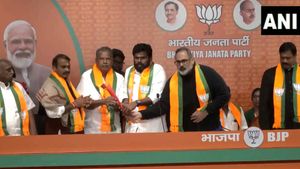 ஆபரேஷன் தாமரை! பாஜகவில் இன்று இணைந்த அதிமுக, காங்கிரஸ் மாஜி எம்.எல்.ஏக்கள் 15 பேர்!
