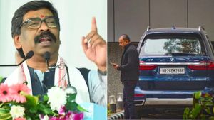  ட்விஸ்ட்! ஹேமந்த் சோரன் வீட்டில் நின்ற BMW கார்.. தீரஜ் பெயரில்.. அதிர வைத்த ரெய்டு ஞாபகம் இருக்கா?