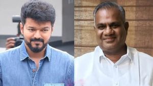 தமிழக முதல்வர் நாற்காலியில் விஜய்யை அமர வைக்க வேண்டும்.. நிர்வாகிகளுக்கு புஸ்ஸி ஆனந்த் ஆர்டர் 