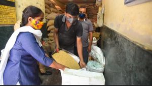 ரேஷனில் குடும்ப அட்டைதாரர்களின் விரல்ரேகை சரிபார்ப்பு! எப்போது செய்ய வேண்டும்? முக்கிய அறிவிப்பு 