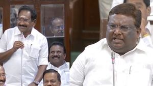 கேளம்பாக்கமா.. கிளாம்பாக்கமா..சட்டசபையில் செல்லூர் ராஜூ கன்பியூஸ்.. அண்ணனை பார்த்தாலே மகிழ்ச்சிதான் 