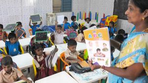 6 வயதிற்கு கீழ் உள்ள மாணவர்களை 1ஆம் வகுப்பு சேர்க்கக் கூடாது... மத்திய அரசு எச்சரிக்கை