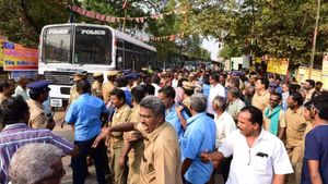 பேச்சுவார்த்தையில் உடன்பாடு இல்லை! நிலுவையில் கோரிக்கைகள்.. தொழிற்சங்கங்கள் வலியுறுத்துவது இதுதான் 
