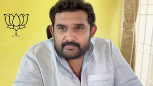  தலைமறைவா? அதெல்லாம் இல்லீங்க.. டெல்லியில்தான் இருந்தேன்! அமர் பிரசாத் ரெட்டி விளக்கம் 