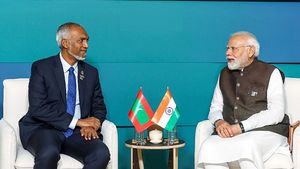 பிளான் B: மாலத்தீவில் ராணுவ வீரர்களுக்கு பதில்.. பணியாளர்கள்! மாற்று யோசனையை செயல்படுத்தும் இந்தியா 