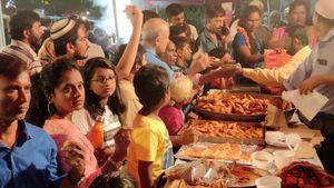 ‛ரம்ஜான் உணவு திருவிழாவுக்கு தடை போடுங்க’.. பெங்களூர் தமிழ் ஏரியாவில் திடீர் போர்க்கொடி! பரபரப்பு 
