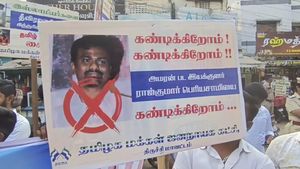  இஸ்லாமியர் என்றாலே தீவிரவாதியா? அமரன் படத்திற்கு எதிராக சூடுபிடித்த போராட்டம்! சிக்கலில் கமல்ஹாசன் 