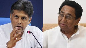 கமல்நாத் பஞ்சாயத்தே முடிவுக்கு வரலை.. காங்கிரஸை விட்டு பாஜகவுக்கு ஓடப் போறாரா மணீஷ் திவாரி? 