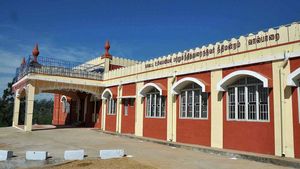அப்பாவின் அரசு வேலை கிடைத்த பின் தாயை கவனிக்க மறுத்த மகள்.. கோவை நீதிமன்றம் மறக்க முடியாத தீர்ப்பு 