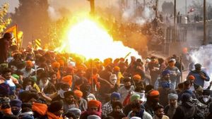  விவசாயிகள் மிளகாய் பொடியை கொட்டி கட்டைகளை எரித்து வருகின்றனர்.. ஹரியாணா போலீஸ் பரபர குற்றச்சாட்டு!