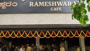 பெங்களூர் ராமேஸ்வரம் கபே குண்டுவெடிப்பு! சென்னையில் தங்கிய குற்றவாளிகள்? சென்ட்ரலில் வாங்கிய தொப்பி! 