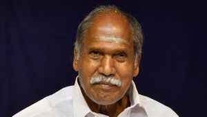  புதுவை சிறுமி வழக்கில் அலட்சியம்? முத்தியால்பேட்டை போலீஸார் கூண்டோடு மாற்றம்