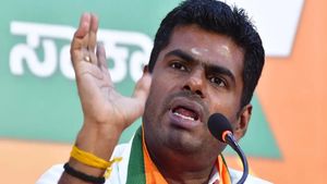  அண்ணாமலை மீது பாய்ந்தது வழக்கு.. கடலூர் போலீசார் அதிரடி.. பின்னணி என்ன?