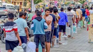 பெங்களூர்லயே இருக்காதீங்க.. சொந்த ஊருக்கு கிளம்புங்க.. ஐ.டி ஊழியர்களை விரட்டும் தண்ணீர் தட்டுப்பாடு!