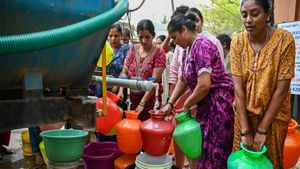  வறட்சியை நோக்கி வேகமாக நகரும் பெங்களூர்.. தினமும் 50 கோடி லிட்டர் தண்ணீர் பற்றாக்குறை! ஷாக் தகவல் 