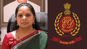 கேசிஆர் மகள் கவிதாவை கைது செய்தது அமலாக்கத்துறை.. விசாரணைக்காக டெல்லிக்கு அழைத்துச் செல்ல திட்டம்!