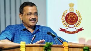 8 முறை சம்மனை புறக்கணித்த கெஜ்ரிவால்.. ED வைக்கும் செக்! டெல்லி நீதிமன்றம் அதிரடி உத்தரவு 