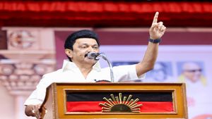  ராமதாஸ் அவர்களே.. 20 ஆண்டுகளுக்கு முன்பு பேசுனீங்கனு ஞாபகம் இருக்கா? தருமபுரியில் ஸ்டாலின் ஆவேசம்!