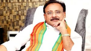 15 வயது சிறுமிக்கு ஆசை காட்டி பாலியல் தொல்லை.. தமிழக பாஜக நிர்வாகி மீது பாய்ந்தது போக்சோ சட்டம்!