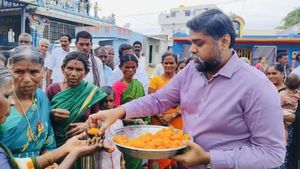 10 வயதிலேயே எம்.பி. ஆவேன் என்று எழுதி வைத்த தருமபுரி செந்தில்குமார்! வாடகை வீட்டில் குடித்தனம்! 