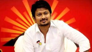 மத்திய சென்னை திமுக வேட்பாளர் யார்? சட்டுன்னு சஸ்பெண்ஸ்சை உடைச்சுட்டாரே உதயநிதி ஸ்டாலின்!