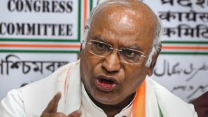 “எம்எஸ்எம்இ துறைக்கு பெரிய பூட்டு! இழுத்து மூடியது பாஜக” மல்லிகார்ஜுன கார்கே கடும் விமர்சனம்