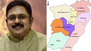 தேனியை கேட்டு வாங்கிய திமுக.. டிடிவி தினகரனுக்கு செக் வைக்கும் சிஷ்யர்.. காத்திருக்கும் பெரிய சவால் 