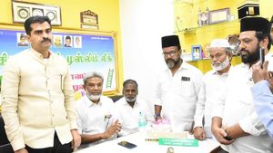 மதிமுக வசமாகும் திருச்சி? சூறாவளியாய் சுழலும் துரை வைகோ! ஐயூஎம்எல் நிர்வாகிகளுடன் முக்கிய சந்திப்பு 