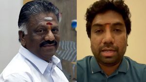  சூழ்ச்சிகார கும்பல்.. ஓ.பன்னீர்செல்வம் பெயரில் 5 பேர்.. டென்ஷன் ஆகி ஓபிஎஸ் மகன் வெளியிட்ட வீடியோ!