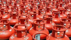  உஜ்வாலா சமையல் எரிவாயுவுக்கான மானியம்.. மேலும் ஓராண்டுக்கு நீடிப்பு! மத்திய அமைச்சரவை ஒப்புதல் 