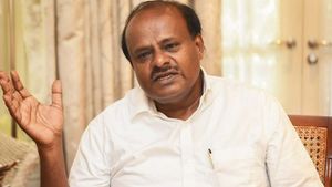 பாஜகவிடம் வெறும் 2 சீட்டுக்கு இத்தனை போராட்டமா? கண்ணீர் விட்டு கதறும் கர்நாடகா மாஜி சிஎம் குமாரசாமி! 