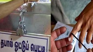 மக்களவைத் தேர்தலில் புதிய முறை! 85 வயது முதியவர்கள் அஞ்சல் வழியில் வாக்களிக்க இன்று விண்ணப்பிக்கலாம் 