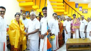  தவற விட்ட திமுக.. ‘நாடார்’களுக்கு கை நீட்டும் ராதிகா சரத்குமார்.. விருதுநகரில் பக்கா பிளான்!