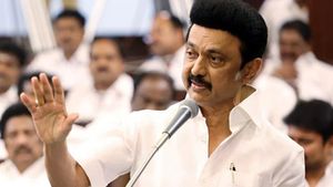  அடிச்சது ‘லக்’.. மேயர்களாக ‘அப்கிரேட்’ ஆகும் 4 நகராட்சி தலைவர்கள்.. அதுலயும் ஹைலைட்டே இதுதான்!