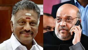 போனை போட்டு பேசிய அமித் ஷா.. ஓ பன்னீர்செல்வத்திற்கு மத்திய அமைச்சர் பதவி உறுதி? ஆஹா இது வேறயா! 